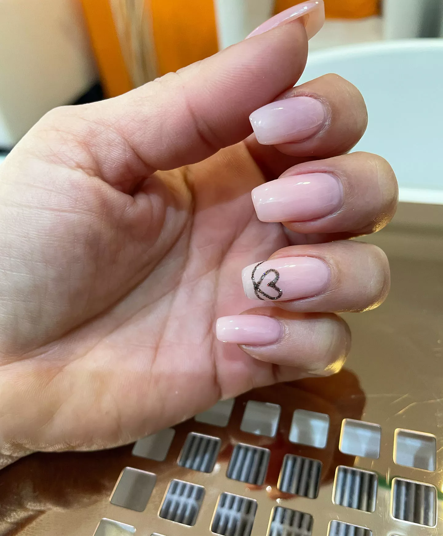 uñas con base de refuerzo acabado